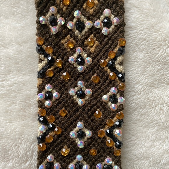 Handmade single thread bracelet - Picture 3 of 4